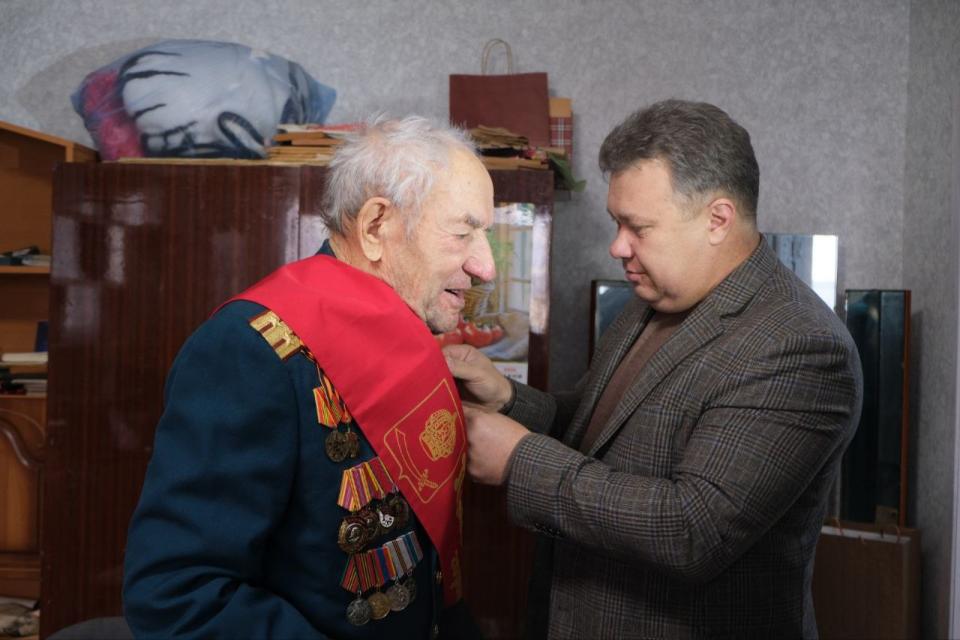 Фото медали 80 лет победы Медали к 80-летию Победы вручают ветеранам в Архангельске