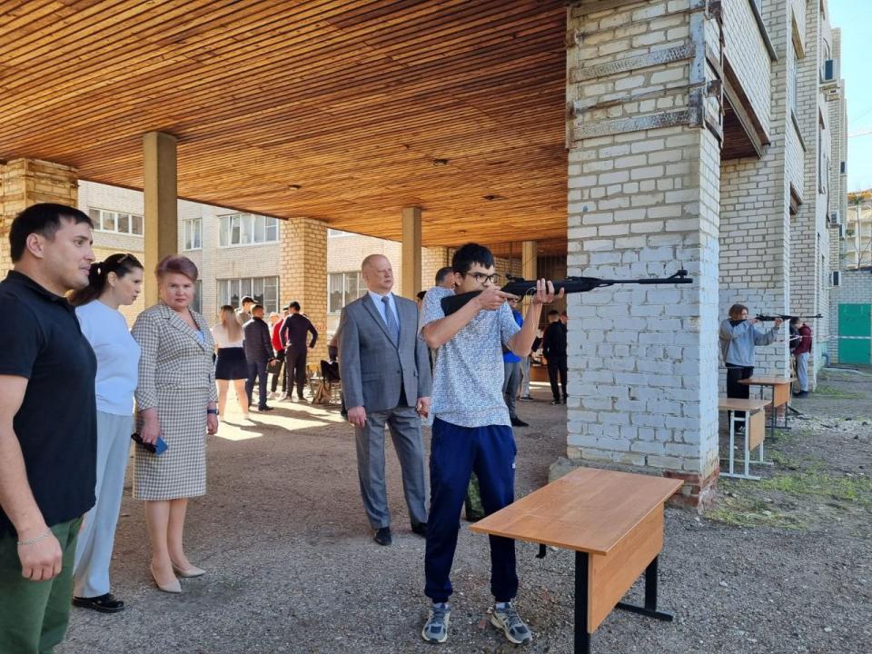 В Астрахани проходят учебные сборы для старшеклассников