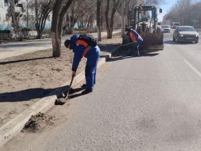 Астраханские улицы зачищают от наносного грунта