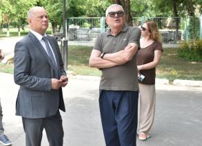 Олегу Полумордвинову презентовали студенческий стрит-арт