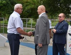 В Астрахани отремонтировали детскую площадку «Городок нефтяников»