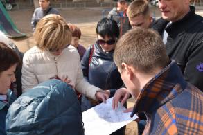 Муниципальные власти продолжают проводить встречи во дворах 