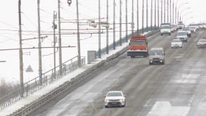 Администрация города устраняет последствия снегопада