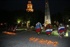 В День памяти и скорби астраханцы зажгли свечи в память о погибших на войне