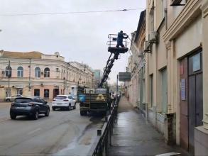 В Астрахани моют фасады зданий