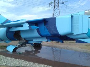 Вандалы вновь осквернили самолет в сквере Ветеранов