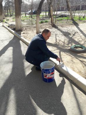 Управляющая компания «Альянс» принимает активное участие в работе по благоустройству придомовой территории.