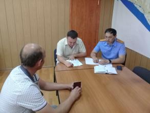 29 мая 2019 года руководитель следственного отдела по Трусовскому району г. Астрахани СУ СК России по Астраханской области Радмир Ахмедов совместно с главой администрации Трусовского района Назаром Кучеруком провели прием граждан в администрации Трусовско