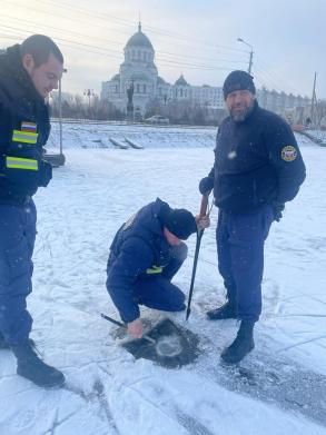 Внимание! Выход на лёд опасен!