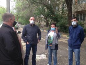 Благоустройство астраханских улиц продолжается и в праздничные выходные