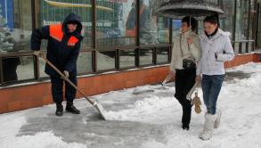 Уборка снега в Трусовском районе г. Астрахани.