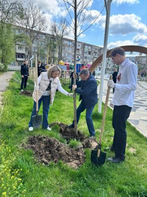 В парке Знаний высадили деревья