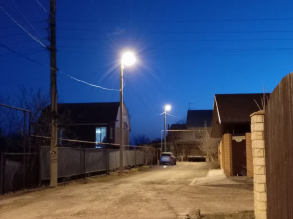 В переулке Казатумском проложили линию уличного освещения