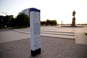 На набережной Волги появились навигационные стелы