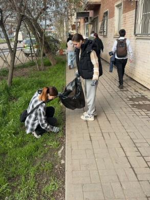 30 тонн мусора вывезли с улиц Астрахани в День чистоты