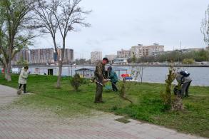 Парки и скверы города готовят к сезону прогулок