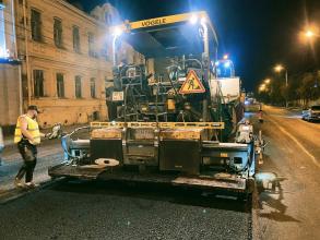 В Астрахани ремонтируют дорогу к спортивному центру морской и физической подготовки