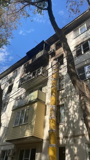 Городские власти продолжают оказывать помощь астраханцам, пострадавшим при пожаре в доме на ул. Адм. Нахимова