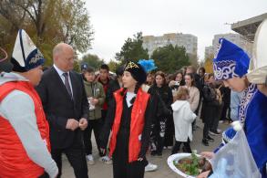 В Астрахани отмечают День народного единства