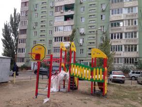 Обрезка деревьев. Скос сорной растительности. Установка детских площадок.