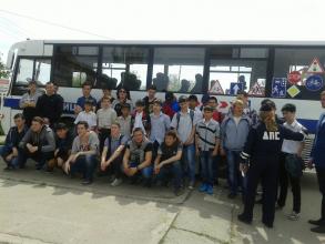 Экскурсия для несовершеннолетних, стоящих на учете в КДН и ЗП, в МЭО ГИБДД УВД ПО АСТРАХАНСКОЙ ОБЛАСТИ и в Астраханскую Автошколу ДОСААФ.