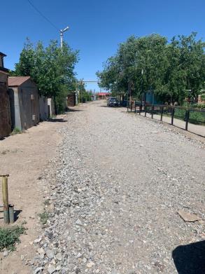 В поселке Советский подсыпают грунтовые дороги