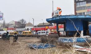 На пл. Октябрьской демонтировали строение