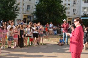 В районах Астрахани прошли мероприятия ко Дню России