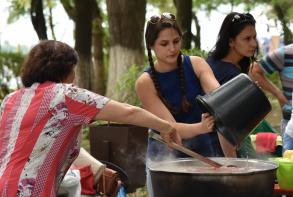 Администрация Трусовского района приглашает астраханцев на День рыбака