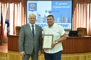 В Астрахани чествовали строителей