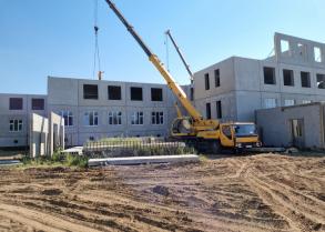 В микрорайоне Астрахань-2 строят детский сад и школу