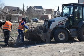 В Астрахани продолжается работа по ликвидации свалок
