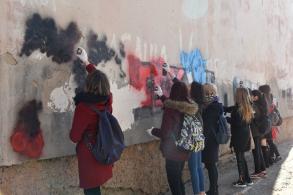 В Астрахани активизирована работа по борьбе с рекламой наркотических веществ 