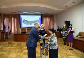 Еще 22 многодетные семьи получили сертификаты на землю