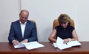 Администрация города передаёт 26 муниципальных услуг в МФЦ