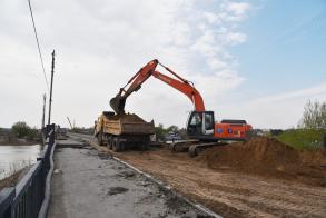 На Милицейском мосту продолжаются ремонтные работы