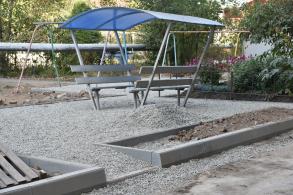 В Астрахани продолжают благоустраивать дворовые территории