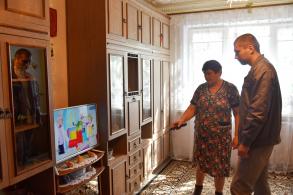Более 160 нуждающихся астраханцев получили комплекты для приема цифрового сигнала