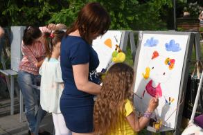 Летний кинотеатр и Народное караоке - «Волжская палитра» продолжается