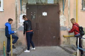 Более 100 надписей с рекламой наркотиков закрасили в ходе очередного рейда