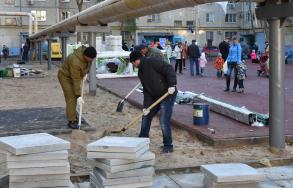Жители многоэтажек по улице Звездной отметили День двора