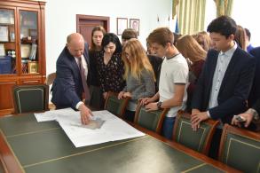 Студенты АГУ встретились с Олегом Полумордвиновым