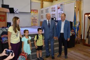 Детям бойцов, погибших в ходе СВО, вручили новые портфели