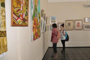 Традиционная выставка работ преподавателей школ искусств открылась в Астрахани