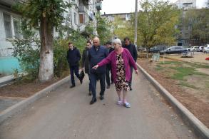 Радик Харисов осмотрел ход ремонтных работ во дворах Советского района
