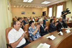 В преддверии Дня города чествуют ветеранов и почетных граждан