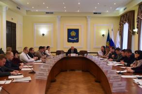 Радик Харисов потребовал максимально ускорить подачу отопления в дома астраханцев