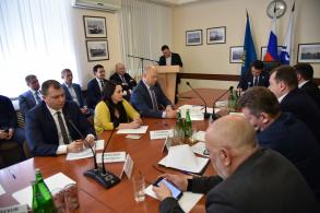 Проект «Безопасные и качественные дороги» реализуется теперь и в Трусовском районе