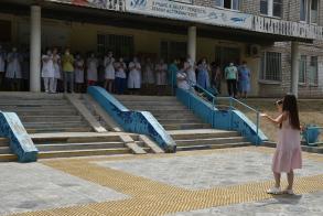 В Астрахани медработников поздравили с наступающим праздником