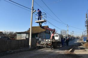 На улицах поселка Янго-Аул стало светлее